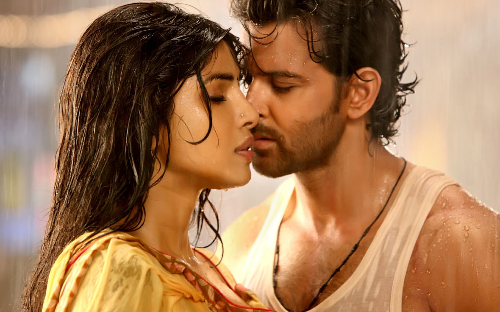 Bollywoods Hot Love Making And Kissing Scenes Photos Bollywoods Hot Love Making And Kissing Scenes Photos