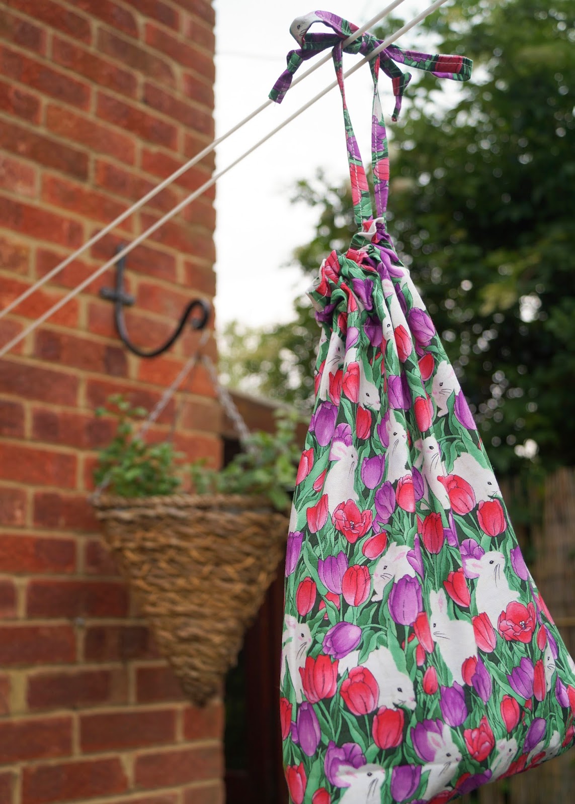 buttons and paint... and a Drawstring Peg Bag