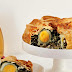 Peynirli ve yumurtalı krep pasta