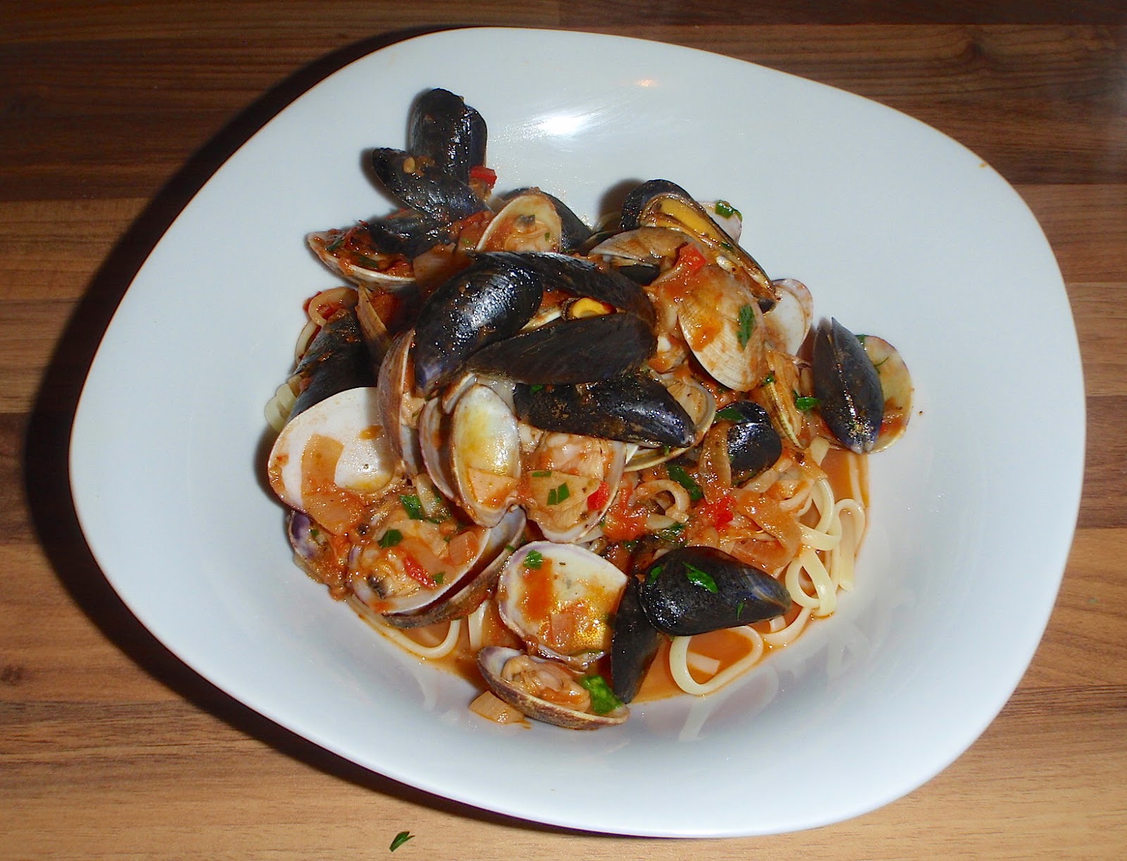 Friends & Foodies Forever Cozze e Vongole alla Posillipo Mussels and