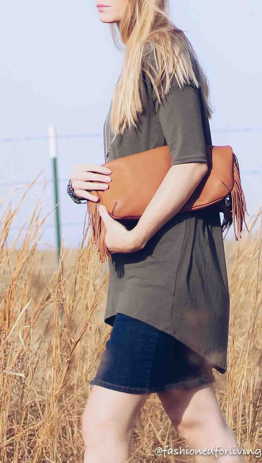 Before You Buy That Jean Skirt See These Cowboy Boots Outfit Ideas - oqc90px