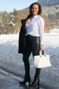 https://ladyofstyle.com/2015/02/leather-white-clean-winter-look.html