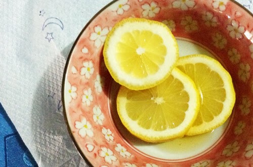 NATURAL PIMPLE CURE | Honey and Lemon