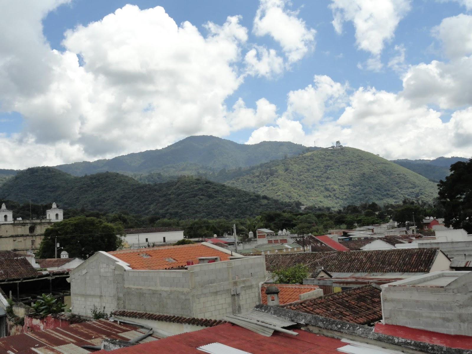 the next morning we decide to just wander round the town and check out some sights antigua is a small town with old colonial buildings and is one of the next morning we decide to just wander round the town and check out some sights antigua is a small town with old colonial buildings and is one of