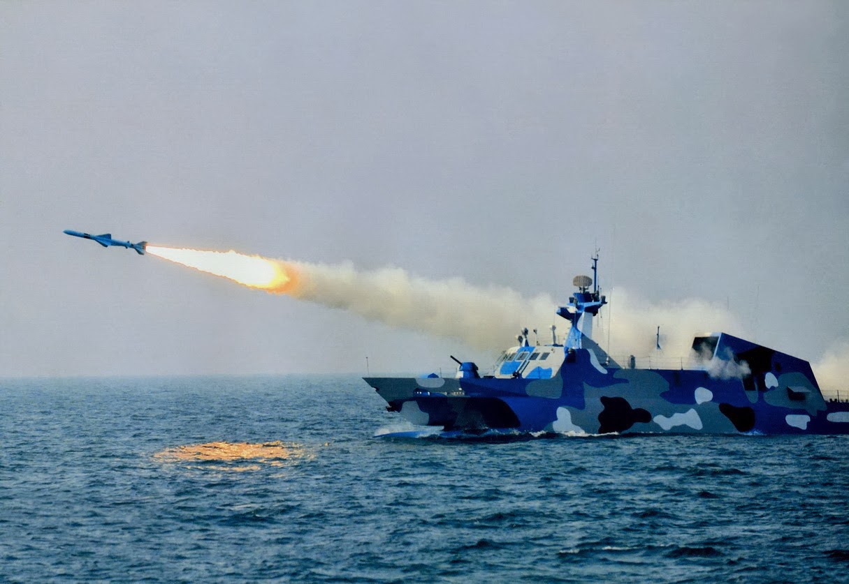 زورق الصواريخ Houbei Type+022+(Houbei+Class)+Fast+Attack+Missile+Craft+PAKISTAN+NAVY+EXPORT+stealth+features+wave-piercing+catamaran+hulls+The+People's+Liberation+Army+Navy+(PLAN+or+PLA+Navy)+export++8+YJ-83+anti-ship+missi+(10)