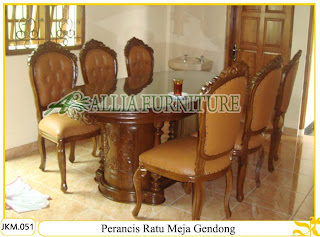 Kursi dan Meja Makan Ukiran Kayu Perancis Ratu Meja Gendong Kursi dan Meja Makan Ukiran Kayu Perancis Ratu Meja Gendong