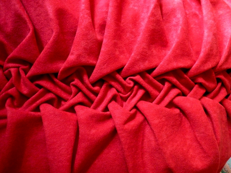 four square walls tutorial how to make a round pintuck pillow