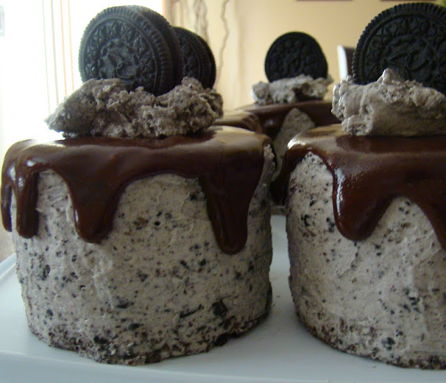 SweetBakedLove Oreo Swiss Meringue Buttercream...no twist, lick and