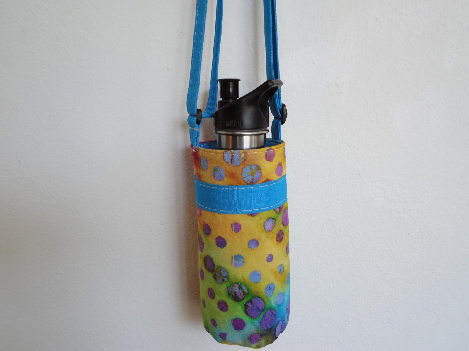 Me Sew Crafty: Water Bottle Holder with a Shorter Strap