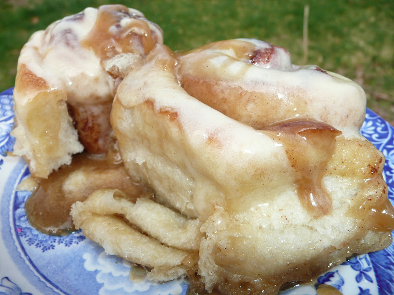 Everyday Dutch Oven Ice Cream Caramel Cinnamon Rolls