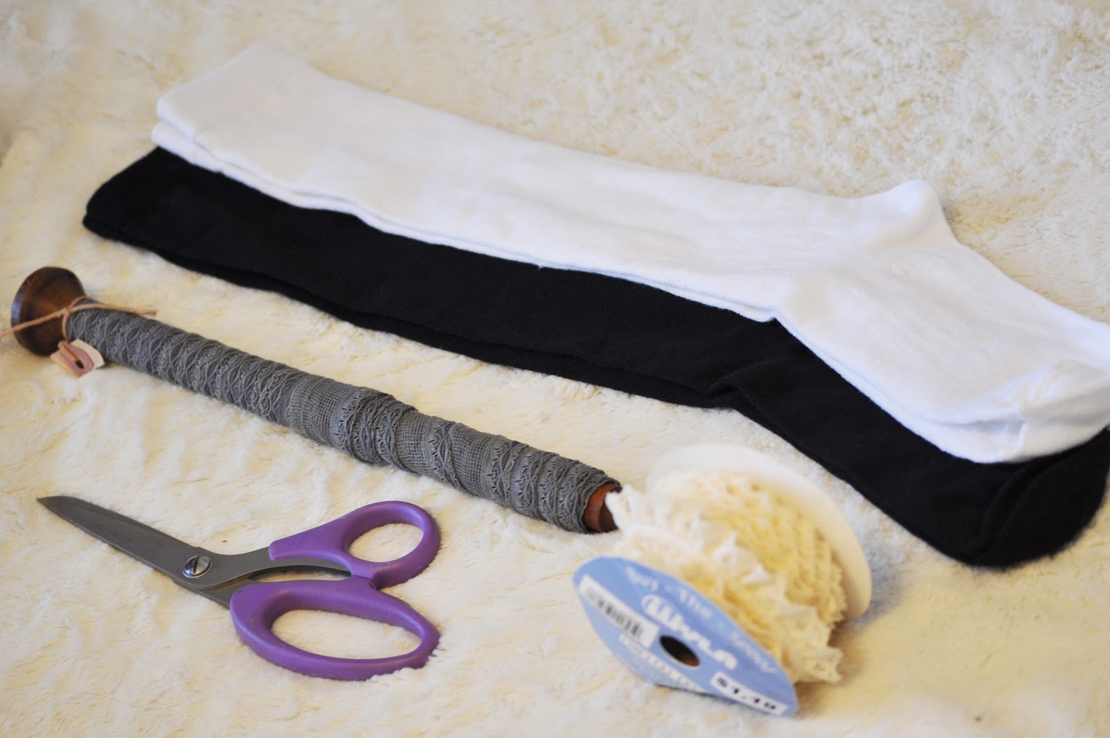 Pie N' the Sky 12 Days of DIY // ruffled socks