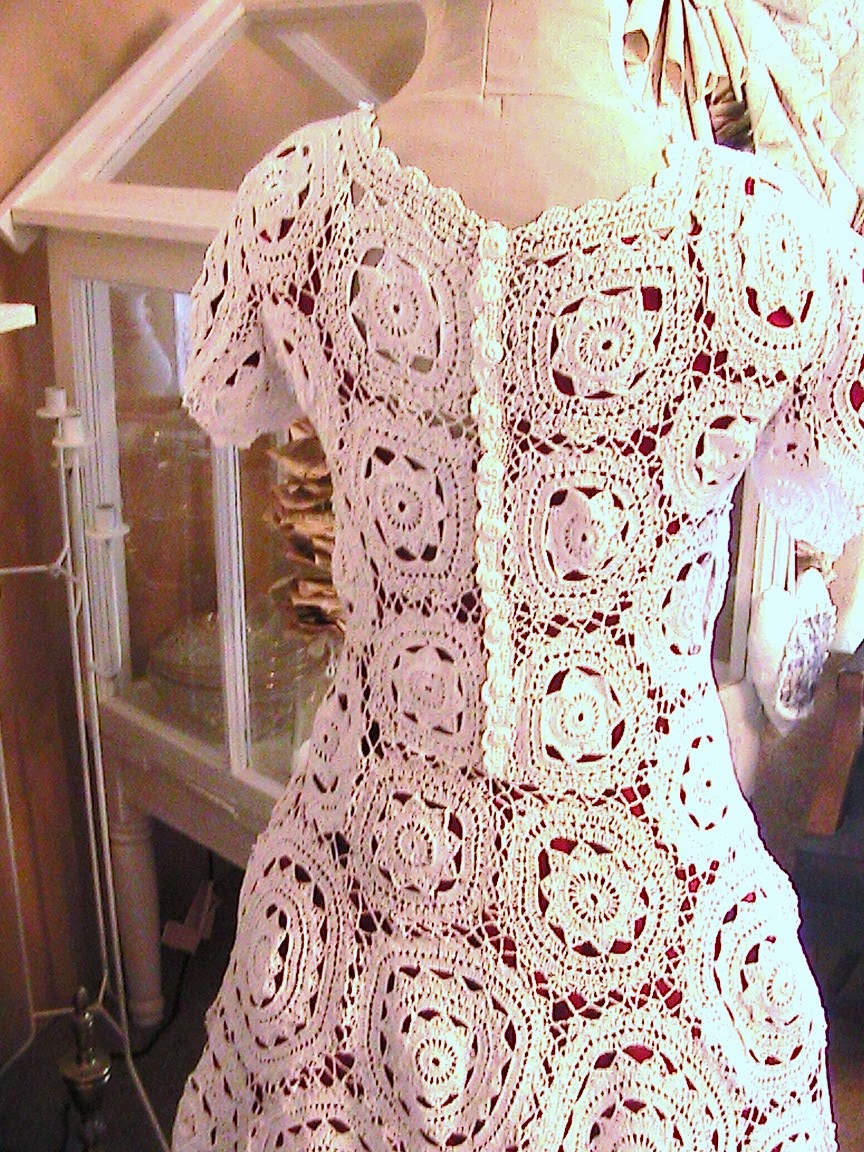 Katty's Cosy Cove Doily Dress