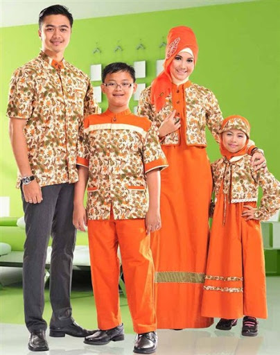 Trend model baju muslim batik sarimbit couple keluarga terbaru 2017/2018 Trend model baju muslim batik sarimbit couple keluarga terbaru 2017/2018