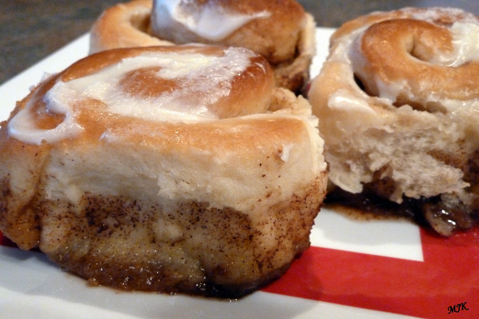 Melissa's Cuisine Incredible Cinnamon Rolls
