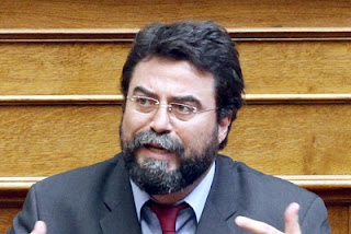 Άγριος ξυλοδαρμός του βουλευτή της Ν.Δ. Βασίλη Οικονόμου στα Εξάρχεια - Μεταφέρθηκε στο νοσοκομείο Άγριος ξυλοδαρμός του βουλευτή της Ν.Δ. Βασίλη Οικονόμου στα Εξάρχεια - Μεταφέρθηκε στο νοσοκομείο