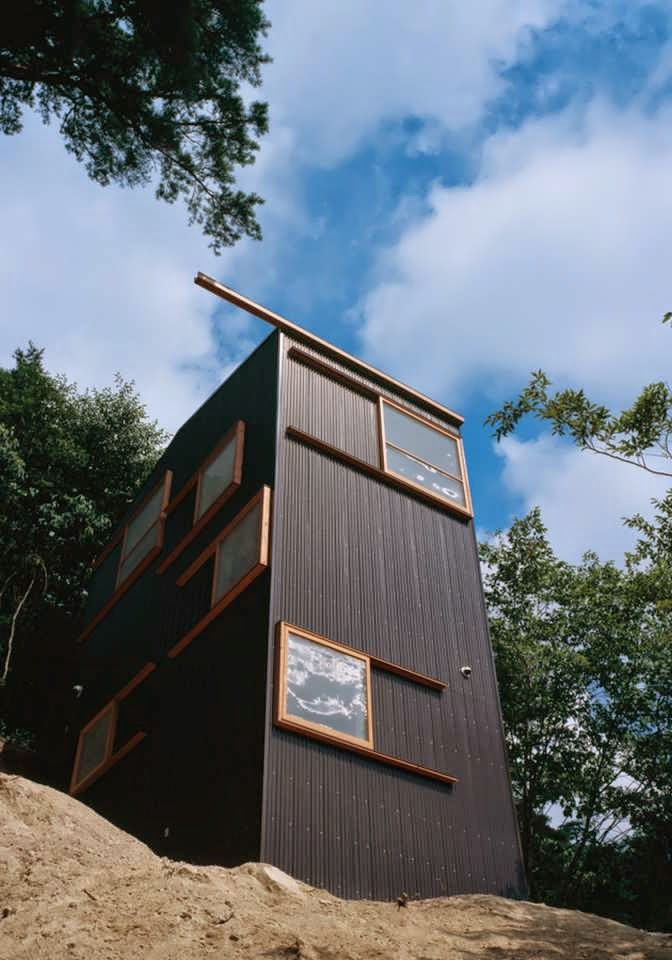 Rectangle Horizontal House Minimalist Design on the ...