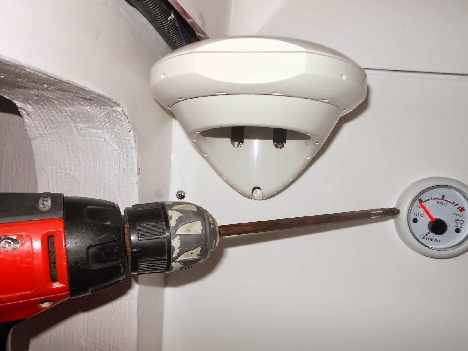 The Marine Installer's Rant Installing the Raymarine Evolution autopilot