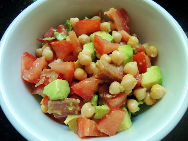 Bacon, Chickpea, Avocado Salad