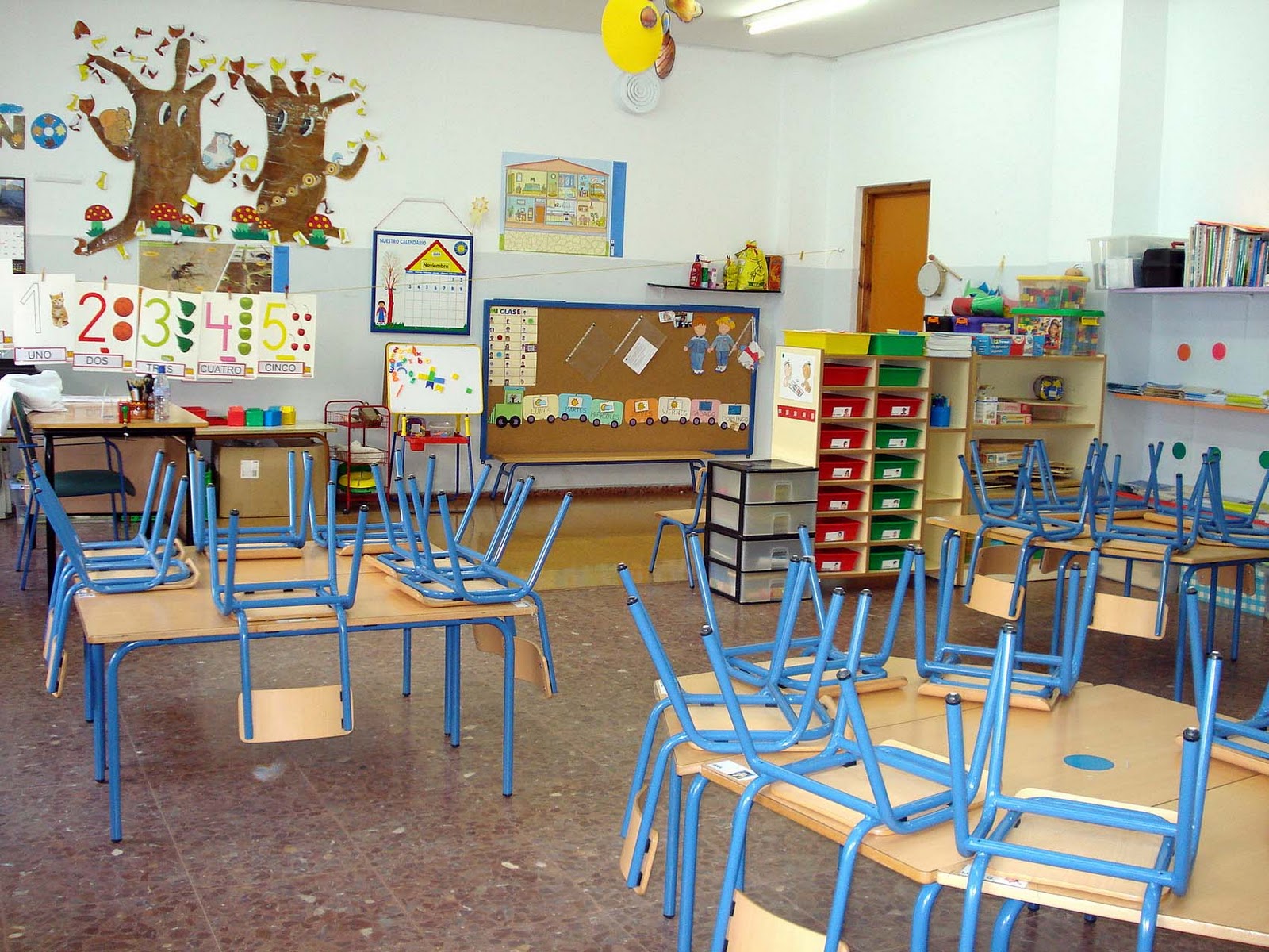 DETALLE DE UN AULA DE INFANTIL 4 Y 5 AÑOS
