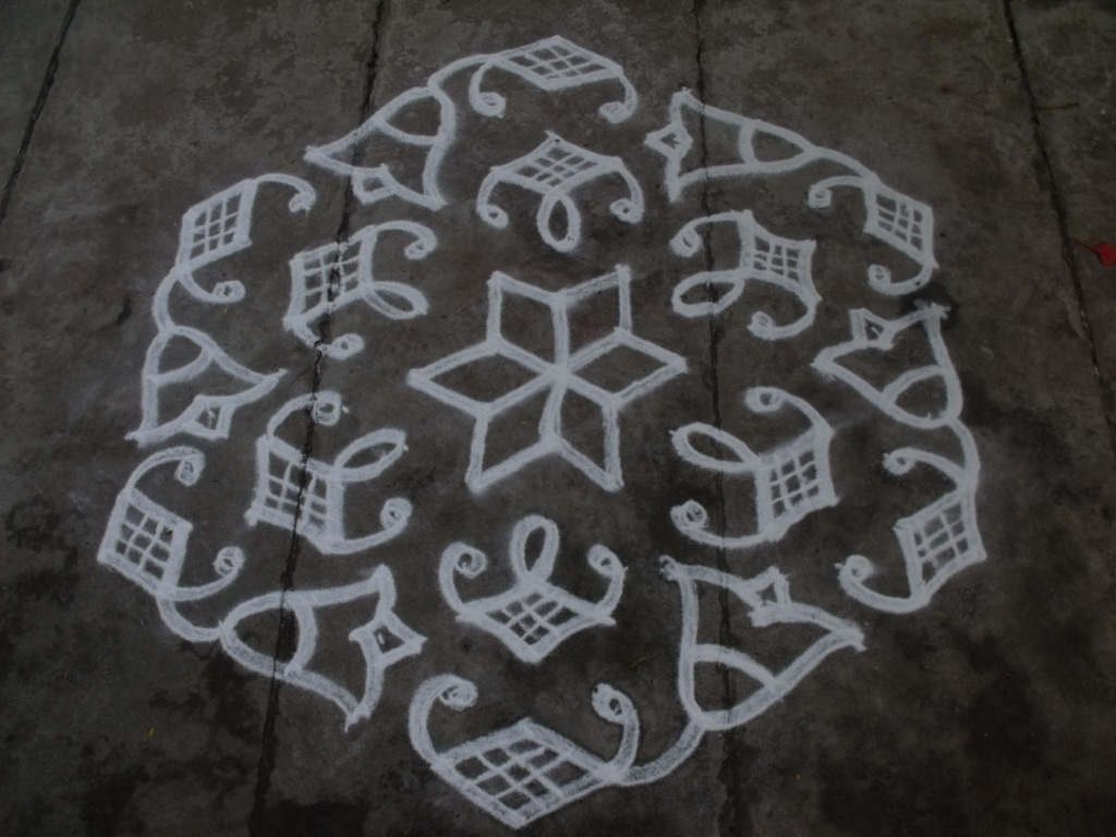 Rangoli designs/Kolam: S.No. 48 :-13-7 pulli kolam - interlaced ...