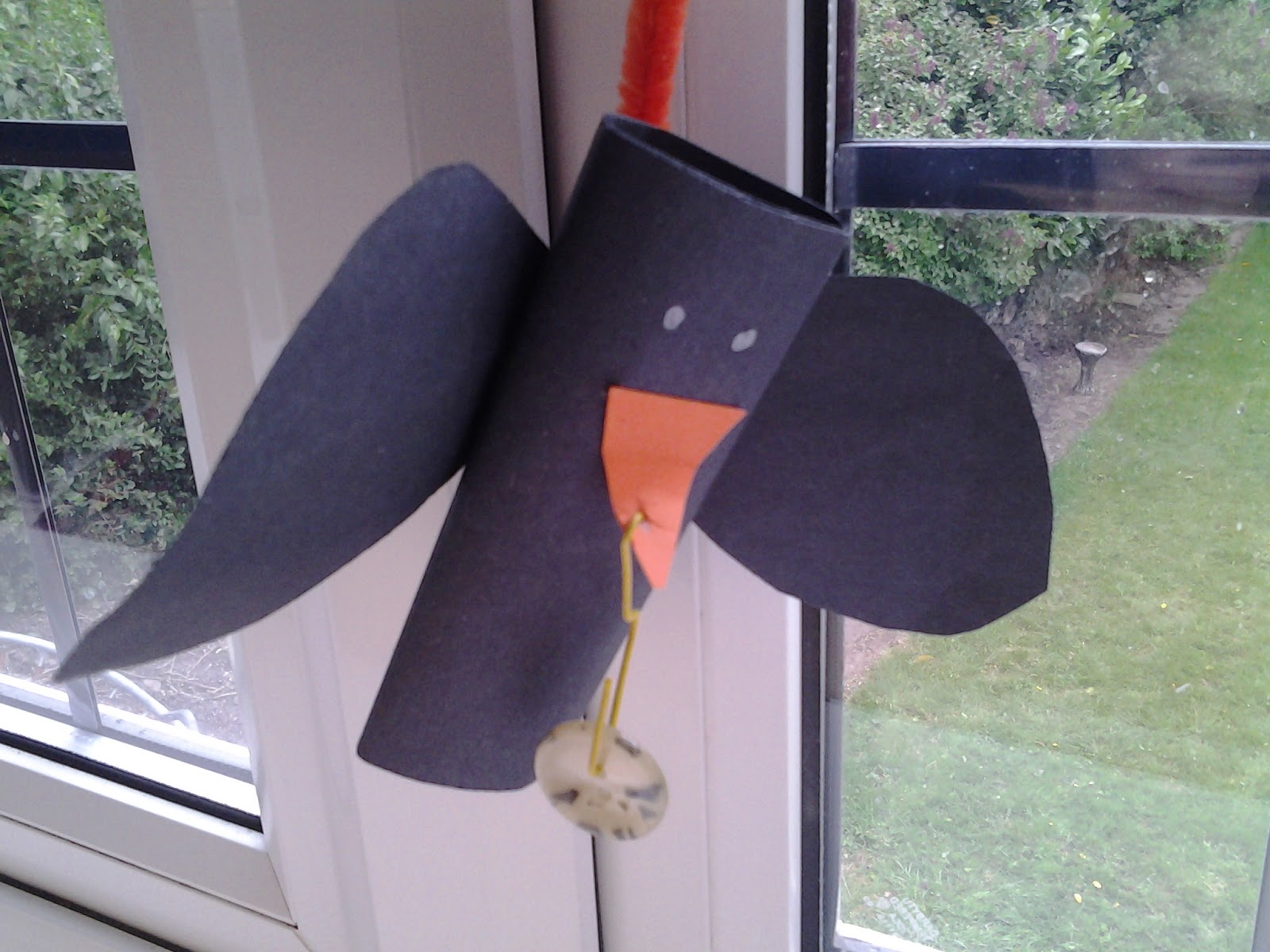 Flame: Creative Children's Ministry: Elijah is fed by ravens craft