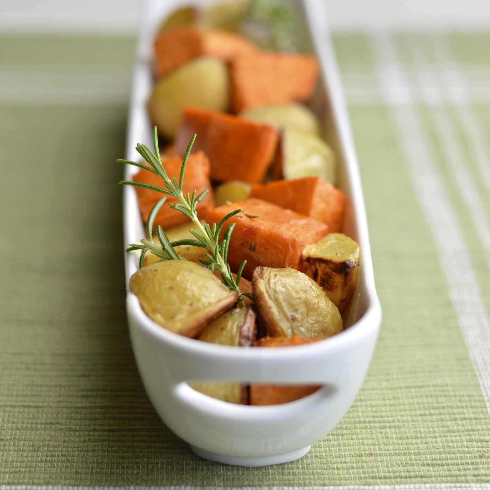 Grilled Rosemary Garlic Potatoes Virtually Homemade Grilled Rosemary Garlic Potatoes