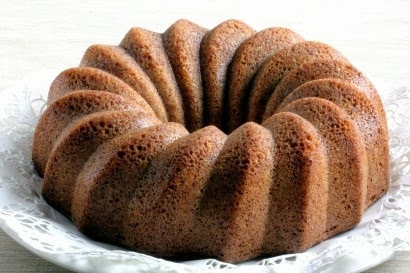 Low Carb Cinnamon Bundt cake, recipes courtesy of www.lowcarbsosimple.com/