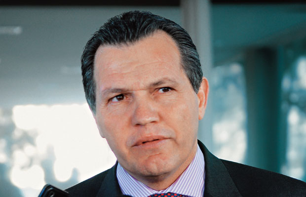 Governador disse aos deputados que só conversa com professores após o fim da greve