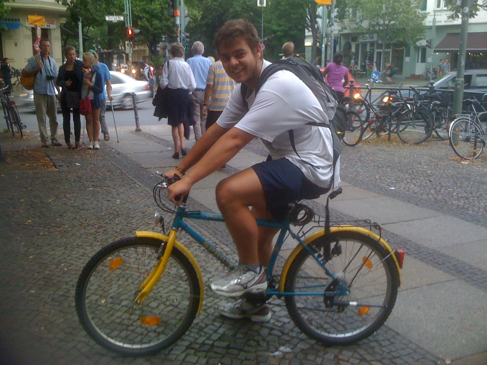Bikesurf Berlin Bicycle Repair Man