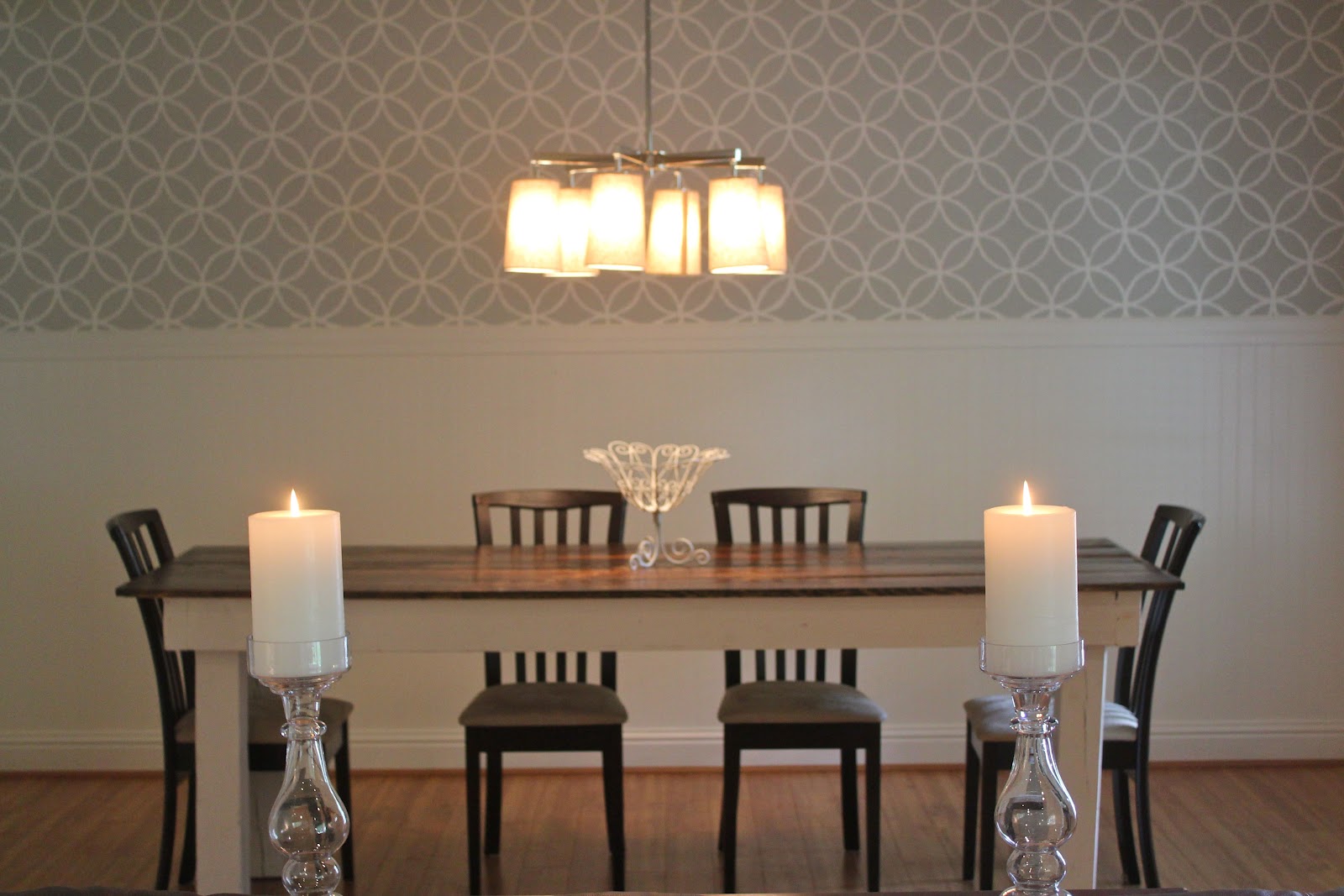 Fresh and Fancy Stenciled Dining Room Walls