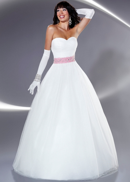 Vestidos de 15 Años en Color Blanco, Nunca Pasan de Moda | Vestidos