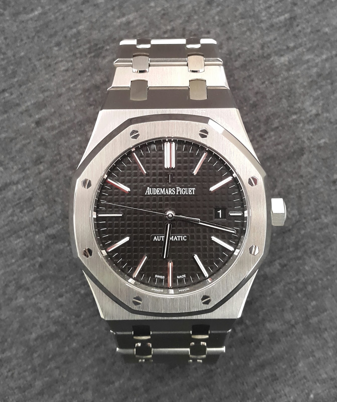 Jual Beli Tukar Tambah Service Jam Tangan Mewah Arloji Original Buy Sell Trade In Service Sold Audemars Piguet Royal Oak Black Dial 41mm H Series Year 2013 Box And Papers