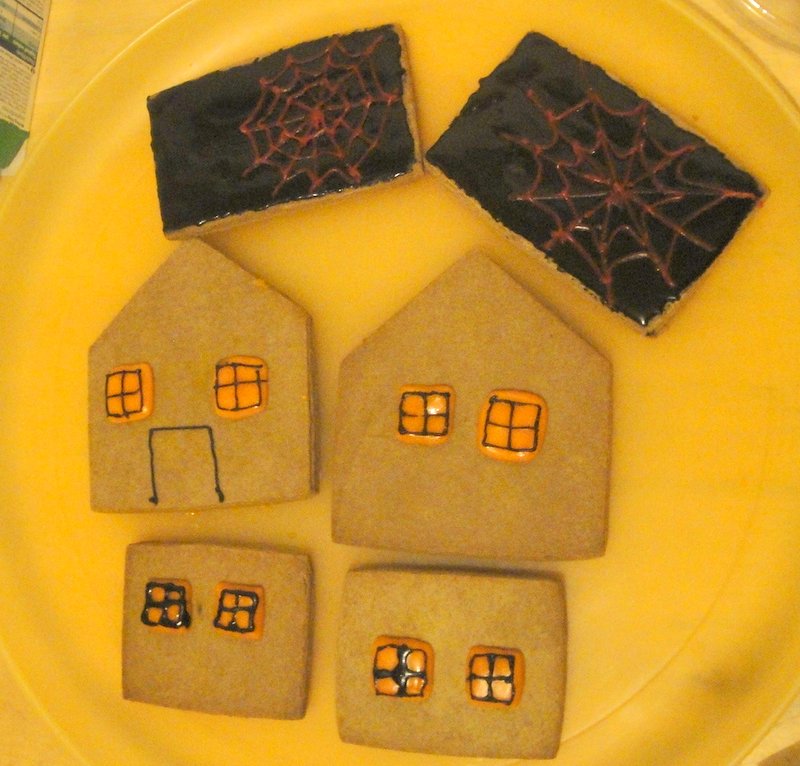 Grocery Gems Halloween Gingerbread House Kit (Asda)