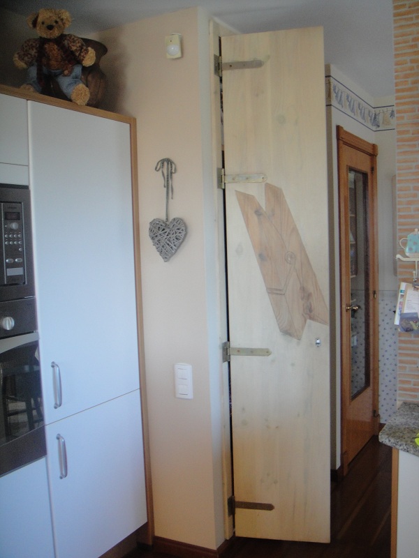 Las creaciones de mi vida: Puertas de armario decoradas.