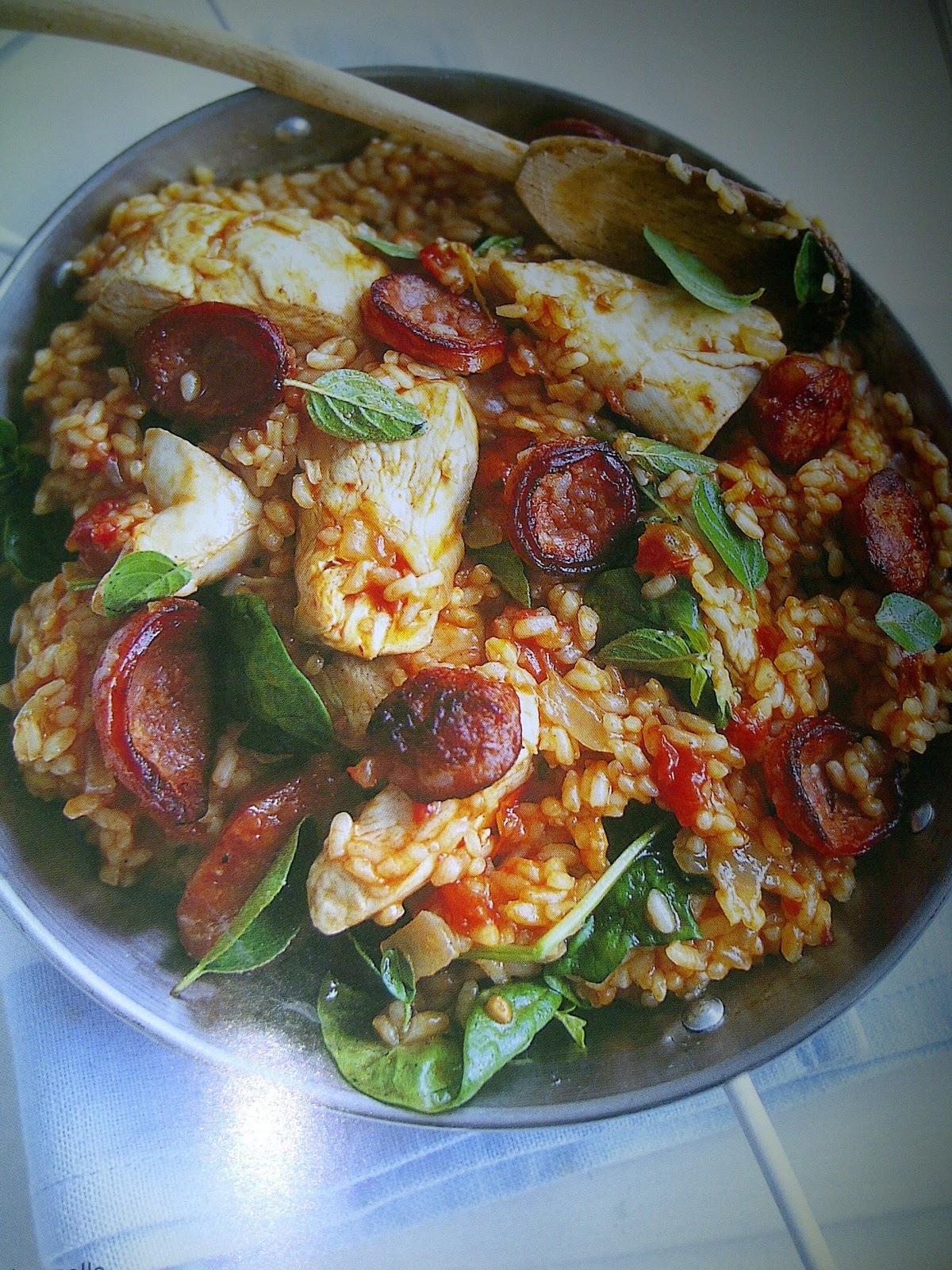 The ramblings of me amymelissa Chicken, chorizo and tomato paella