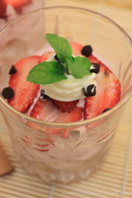 Strawberry Delight Dessert With Angel Food Cake Strawberry Delight Dessert With Angel Food Cake