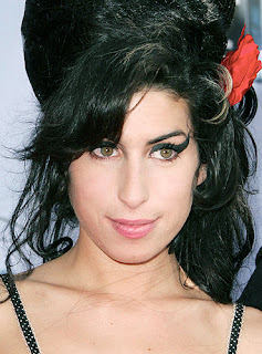 http://2.bp.blogspot.com/-S_rAcLA6ySw/TisfZ7i3S_I/AAAAAAABElM/mEt1kCIm1XA/s1600/amy+winehouse5.jpg