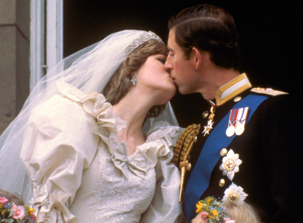 prince charles and princess diana wedding cake. Prince Charles and Princess