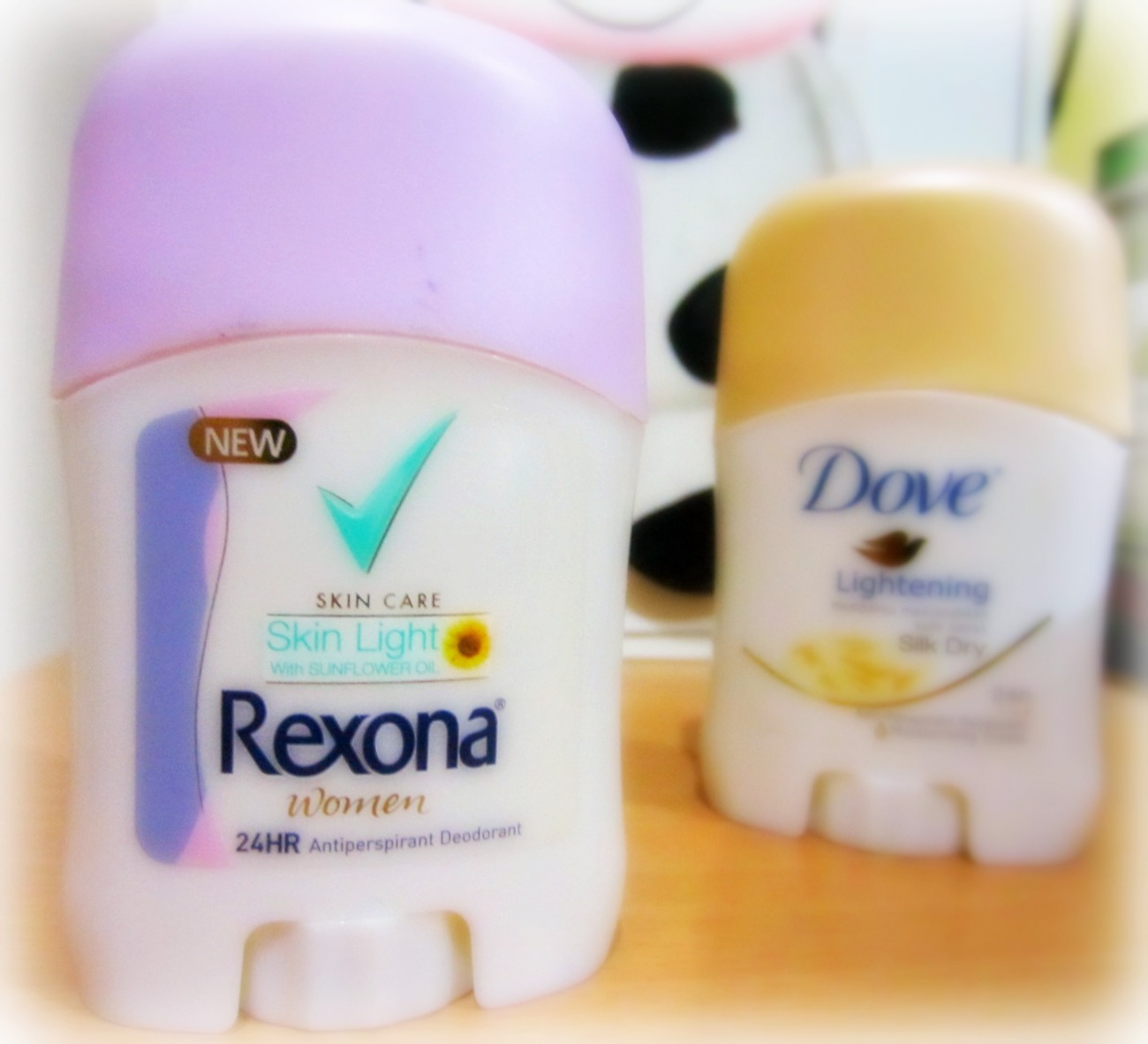 FACEOFF Review Dove Lightening Silk Dry VS Rexona Women Skin Light