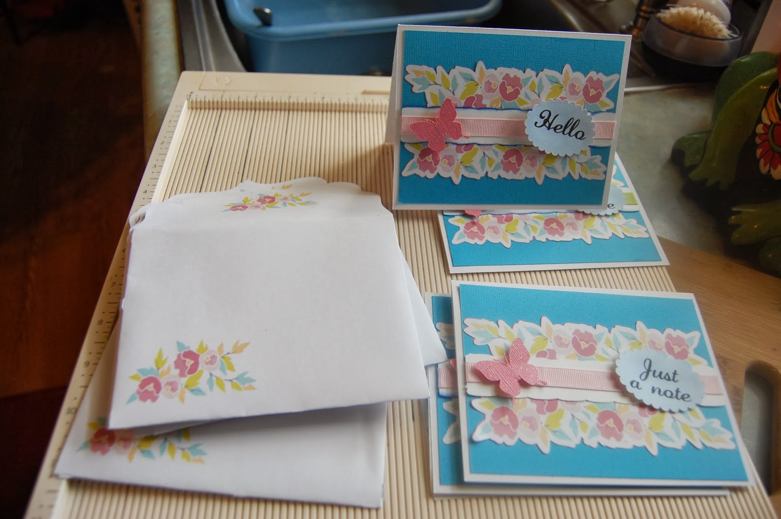 Daily Crafts Note cards with holder