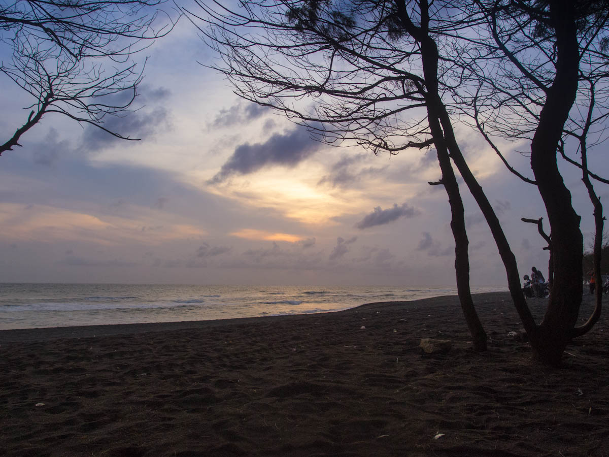 Kincir Angin Pantai Pandansimo - DIASPORA IQBAL