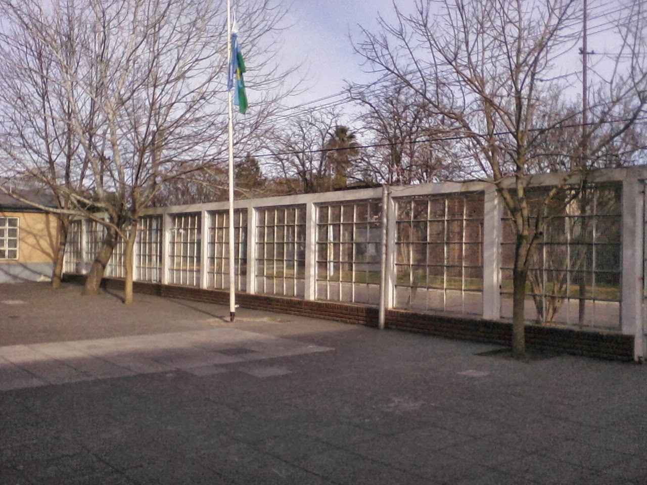 El patio de nuestra escuela...lugar de  juegos