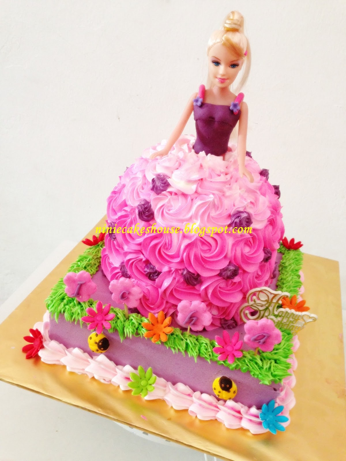 ninie cakes house Barbie Doll cake violet and pink theme