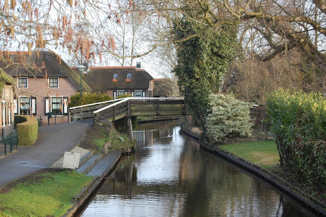 GIETHOORN DESA TANPA JALAN
