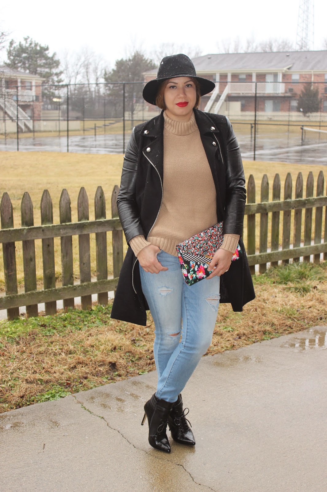 Camel Sweater Diarychic