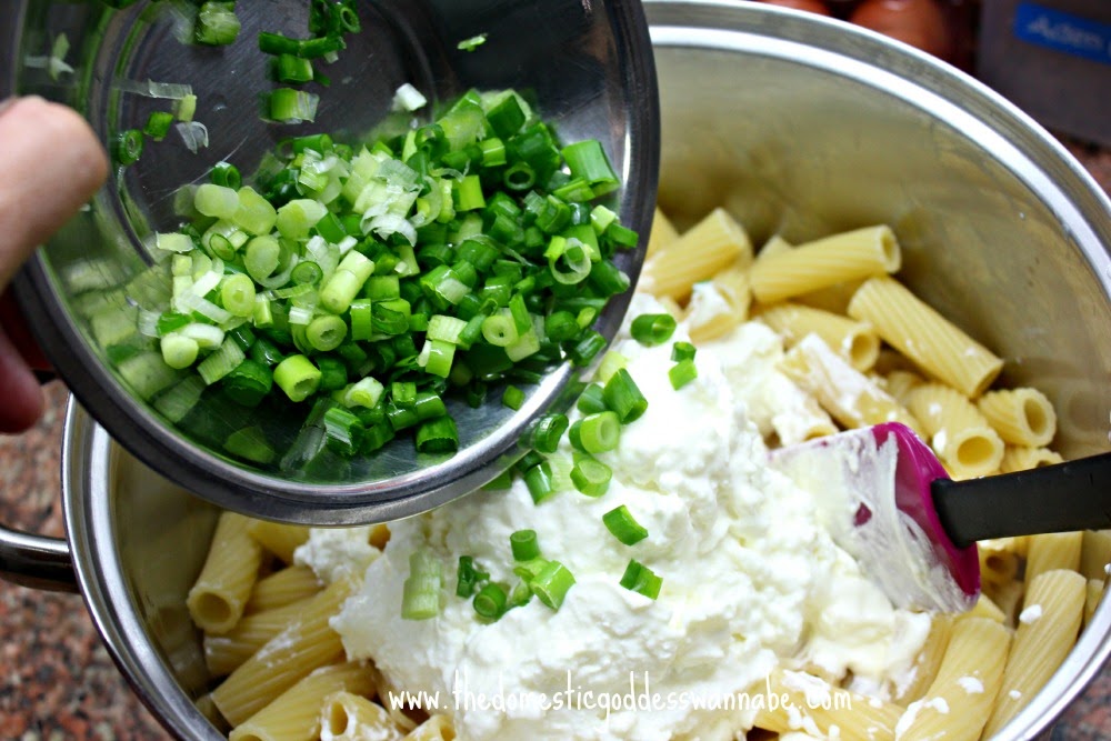 Domestic Goddess Wannabe sour cream pasta bake