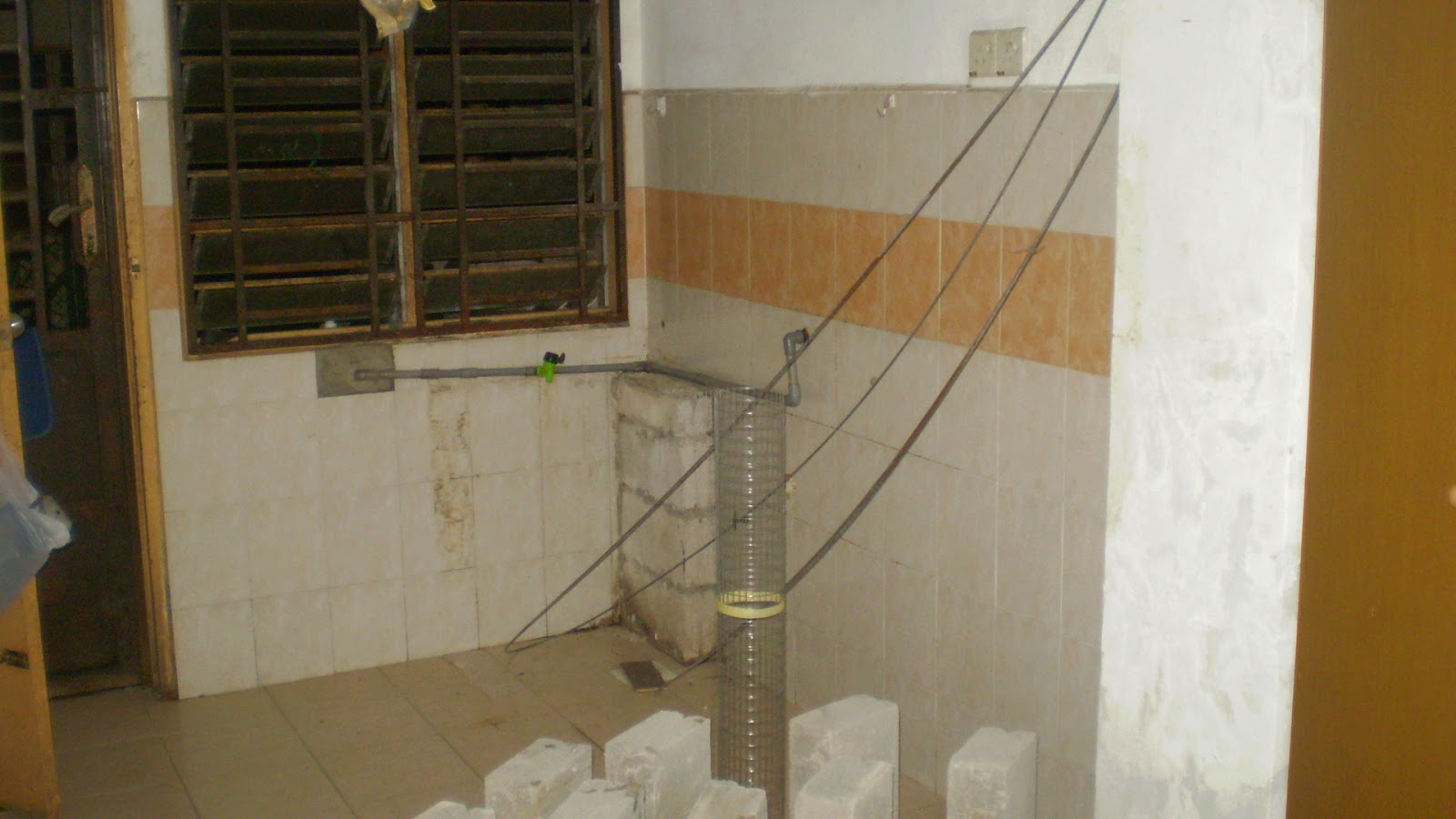 esazainal: Concrete kitchen table top (DIY).