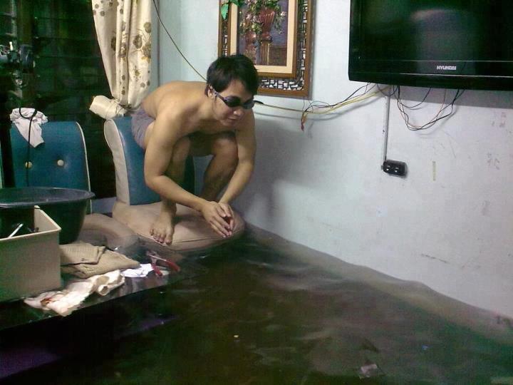 Funny+Photos+of+the+Flood+in+the+Philippines.jpg