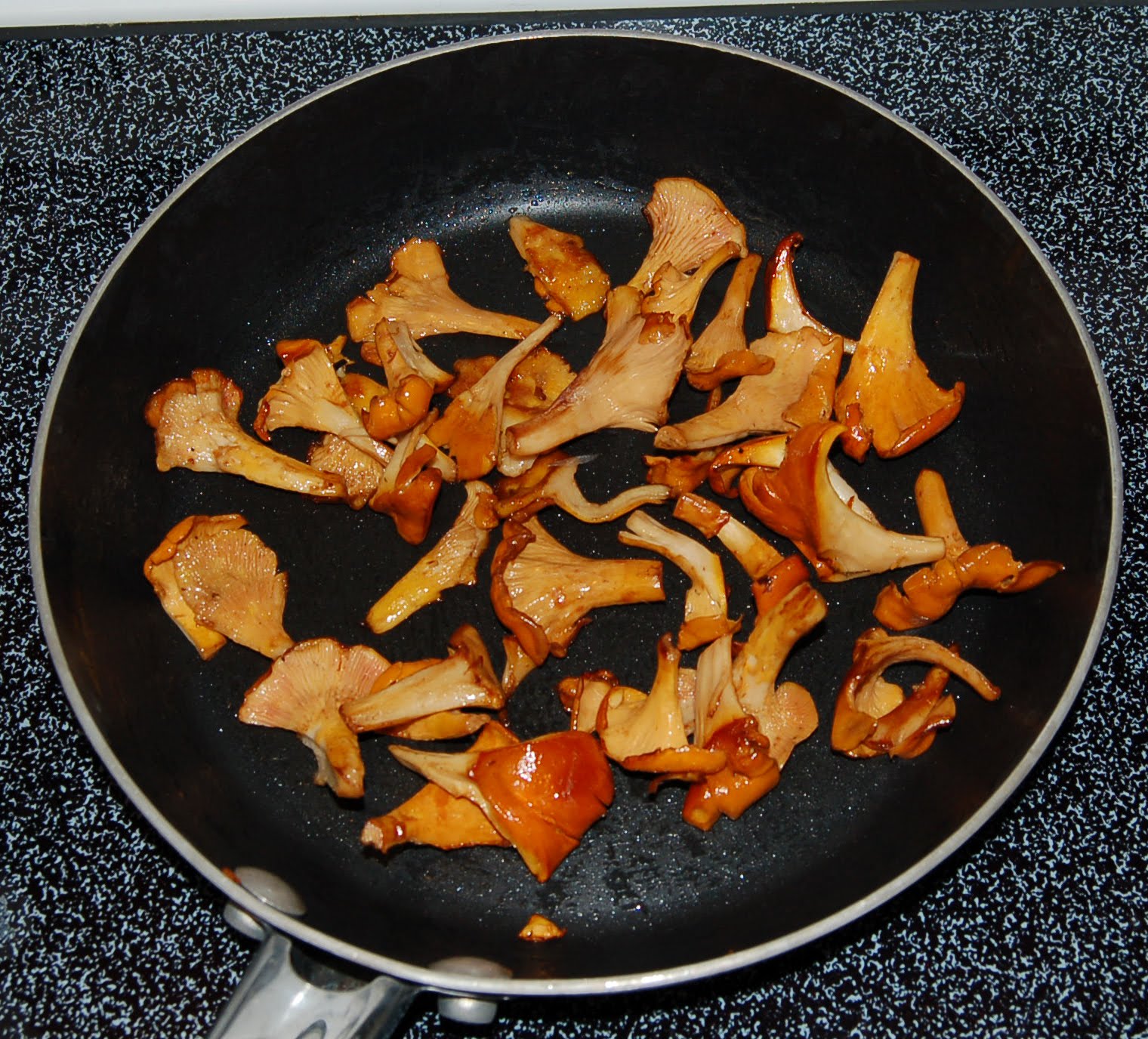 Mid Missouri Morels and Mushrooms Deliciously Smooth Chanterelle