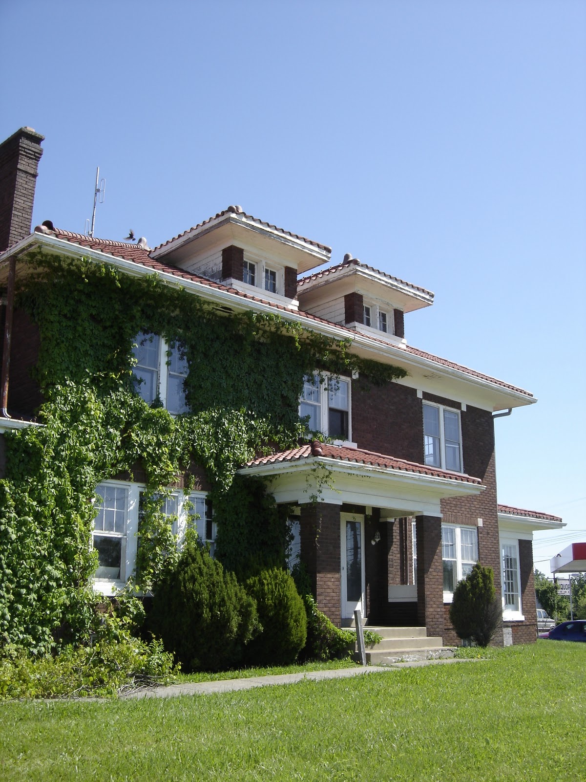 Places To Go, Buildings To See House Summit Station, Ohio